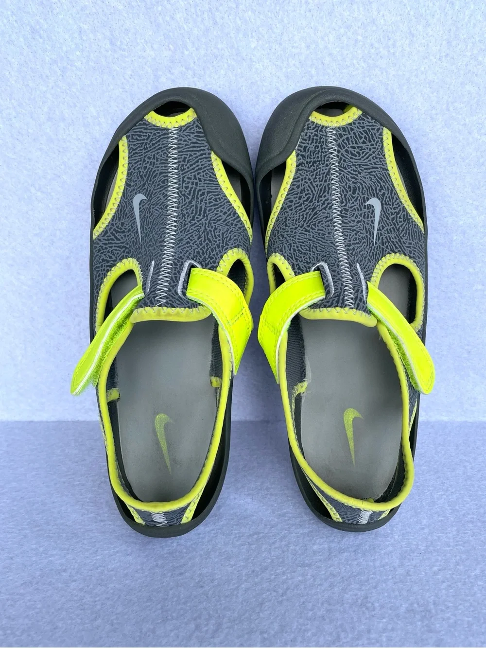 Nike Kids Sunray Protect “Volt Neon Gray Open-Toe Water Casual Sandals size 2